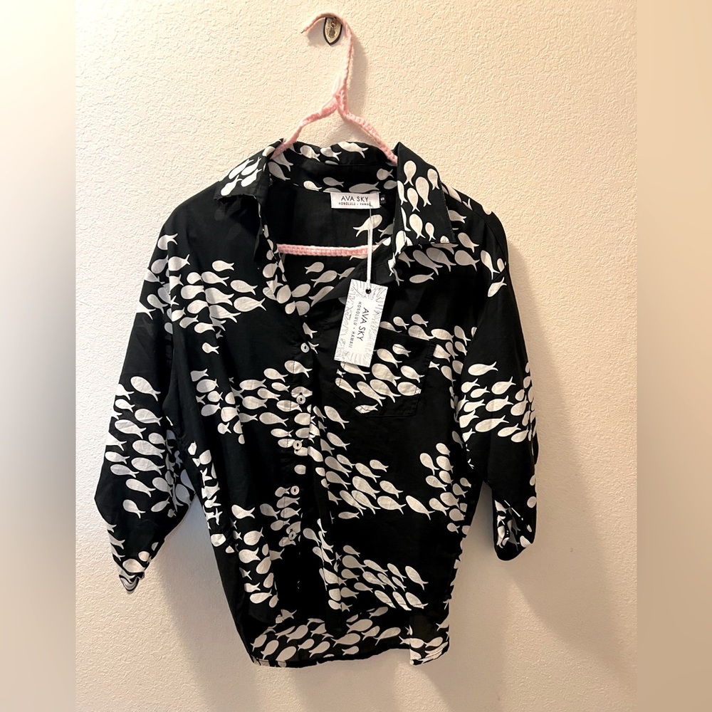 Fighting Eel / Ava Sky NWT Top Tiani in Tencel Black Fish. S